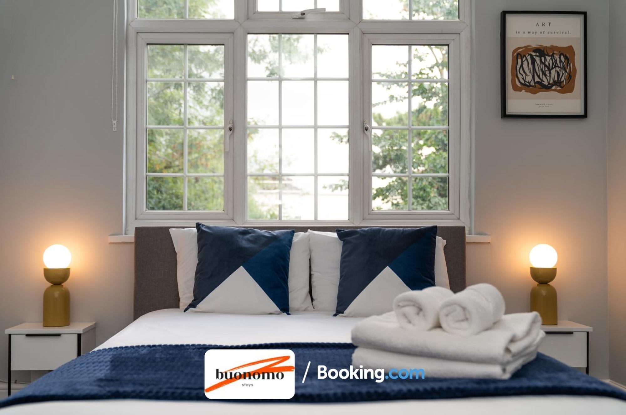 Two Bedroom Apartment By Buonomo Stays Short Lets & Serviced Accommodation With Balcony Λονδίνο Εξωτερικό φωτογραφία